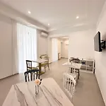 Blu Parthenope A Spaccanapoli Bed & Breakfast 4*